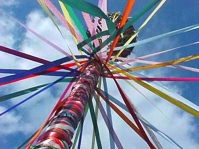 Ritual de Beltane - Maypole