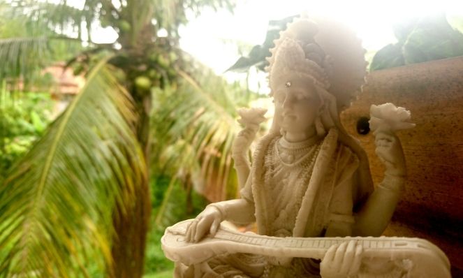 Estátua da Deusa Saraswati