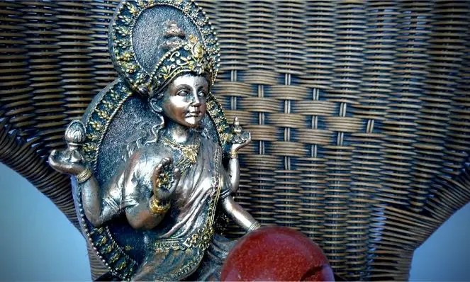 Estátua da Deusa Lakshmi